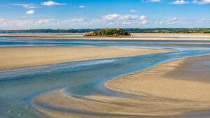 Baia di Mont-Saint-Michel durante la bassa marea