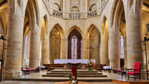 Interno dell'Église Saint-Malo di Dinan